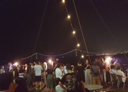 海の上のビアガーデン