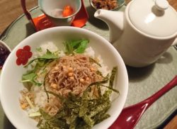 お茶漬け屋さんへ