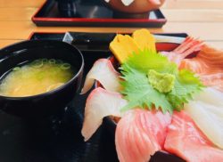 海鮮丼☺